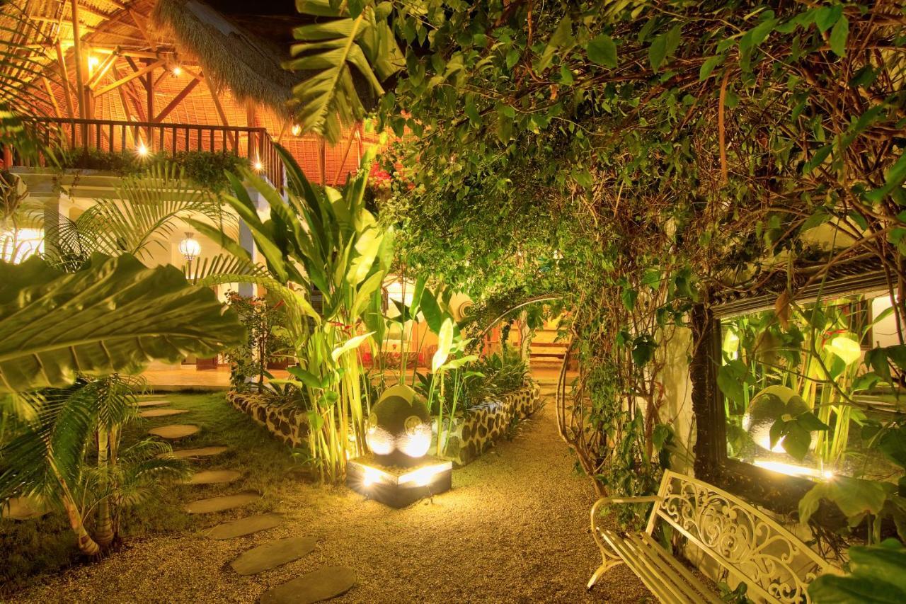 Sannyas Boutique Hotel Uluwatu Esterno foto